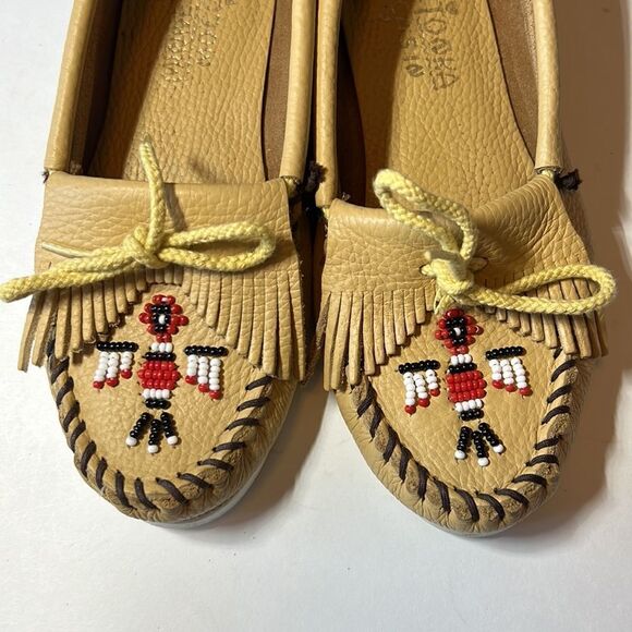 MINNETONKA Women’s Thunderbird Boat Moccasin Shoes Tan Size 7.5 - Picture 6 of 15